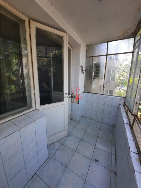 Vatra Luminoasa, 3 camere semidecomandat, etaj intermediar Pierre de Coubertin